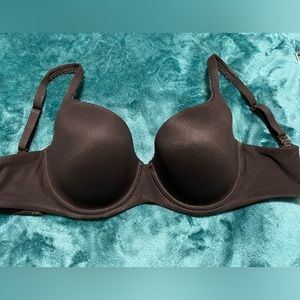 Body by Victoria’s Secret lined demi black bra size 34DDD. Gently used.